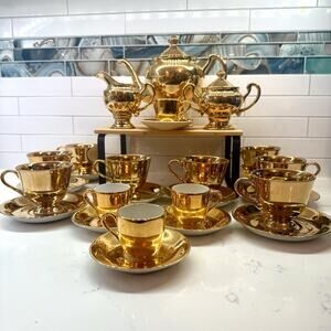 Royal Winchester England 24KT Gold 29 Pc Tea Set Cups Saucers Teapot Sugar Bowl